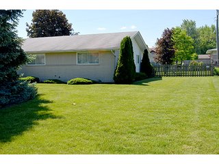 Property photo 13 - Beautiful 3 Bedroom Ranch & Personal Property - Stein Estate